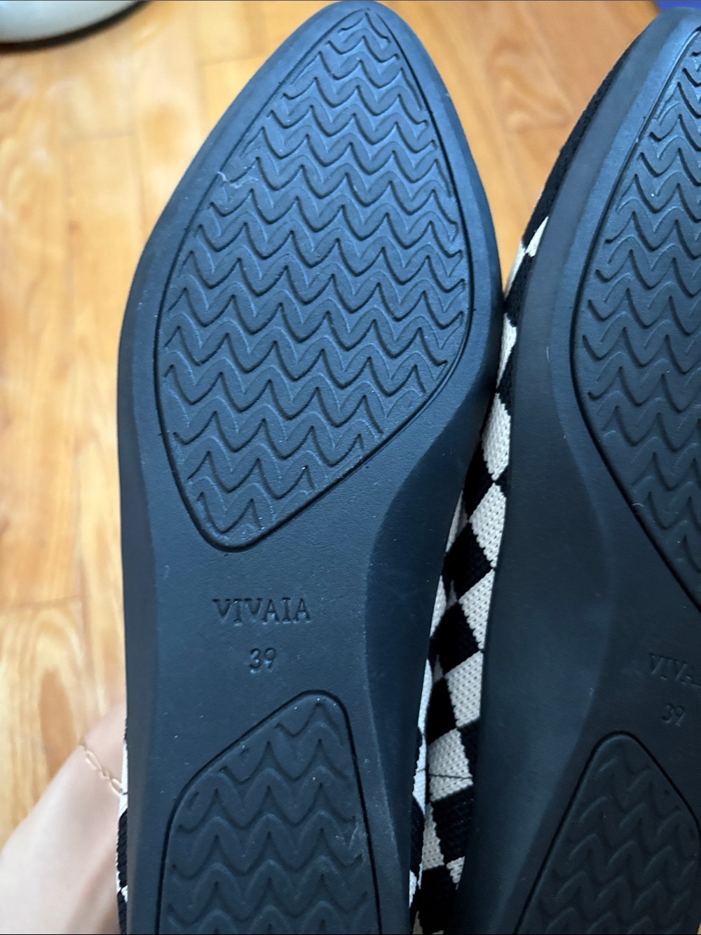 Vivaia Aria 5 point-toe ballet flats black white checker size 39 US 8 - Picture 6 of 9
